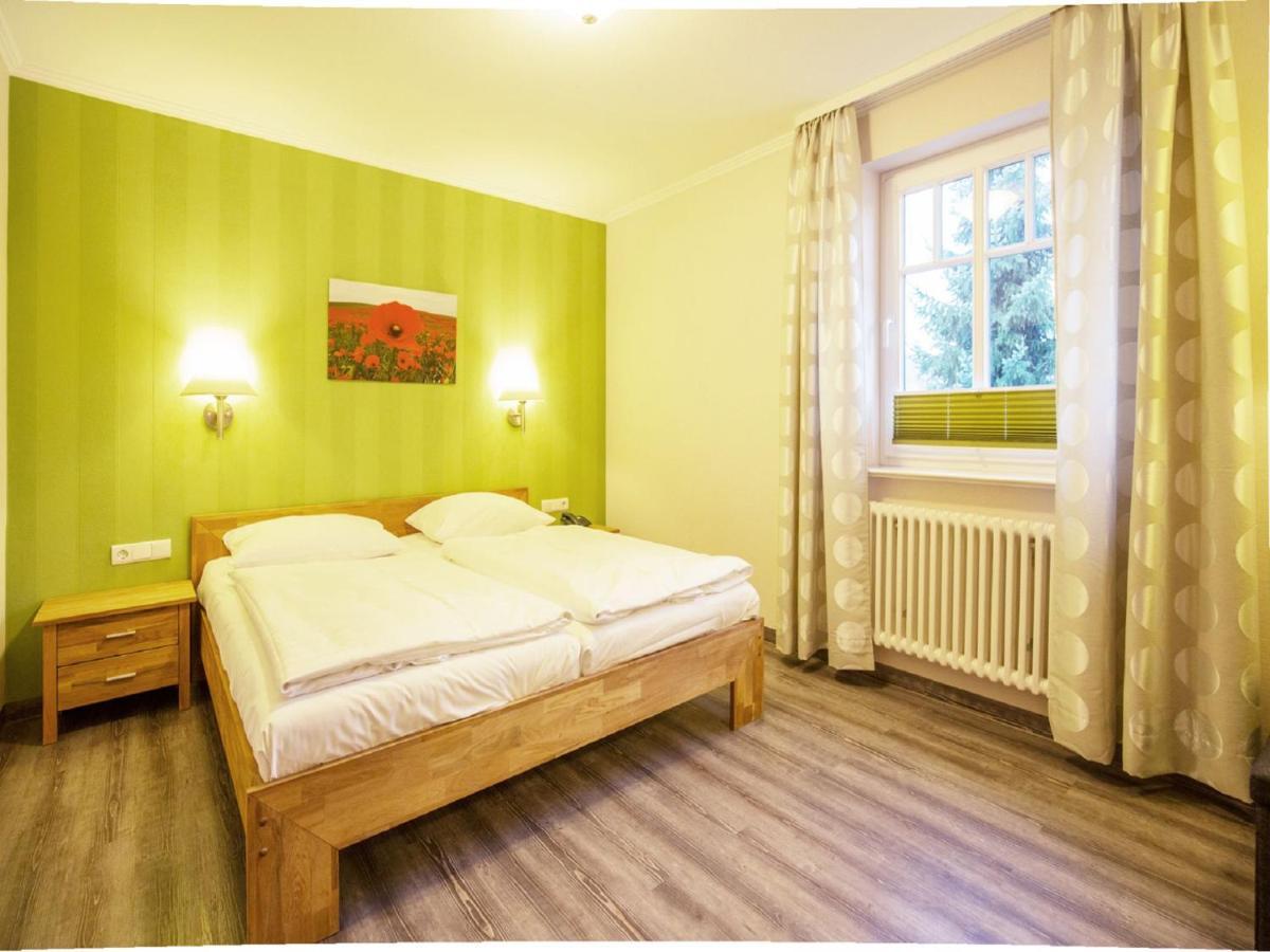 Komfortplus Mit 1 Schlafzimmer Und Balkon Im Obergeschoss 256 Apartment